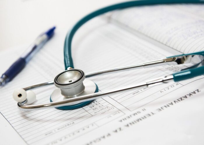 Why Healthcare Professionals Should Go Paperless